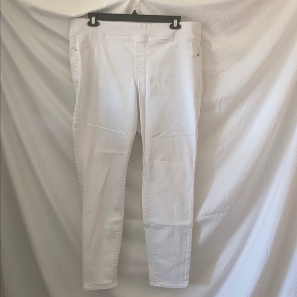 Women’s old navy white pants
